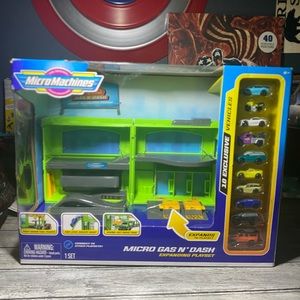 Micromachines Micro Gas N Dash Expanding Playset
